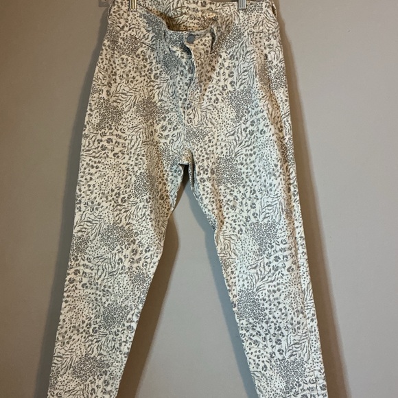 Statement Denim | Seven7 High Rise Curvy Skinny Jeans | Mixed Animal Print | 12 - Picture 10 of 10